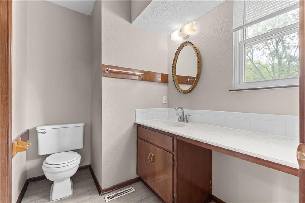 20108 E Blue Mills Court — photo 10
