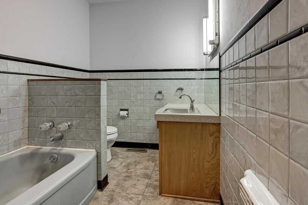 2147 S Main Street — photo 18