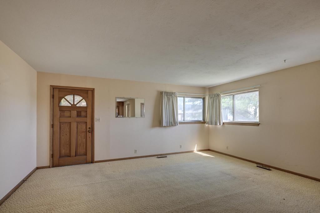 2147 S Main Street — photo 3