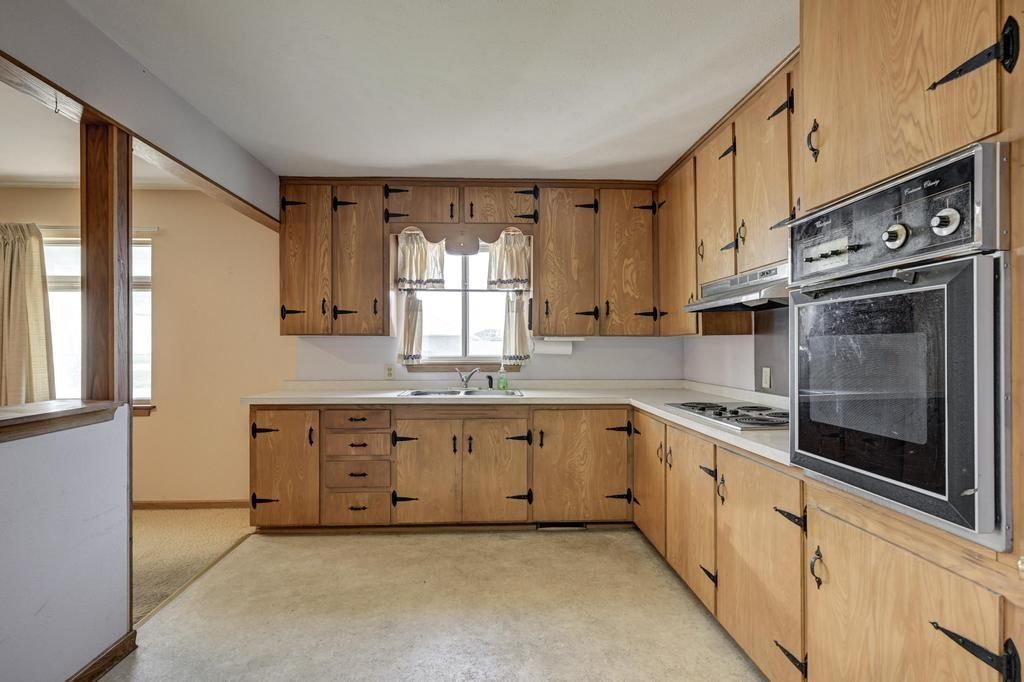 2147 S Main Street — photo 8