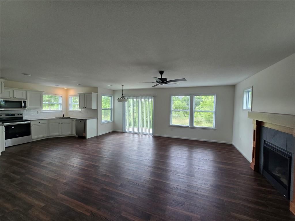 1608 Bluestem Drive — photo 9