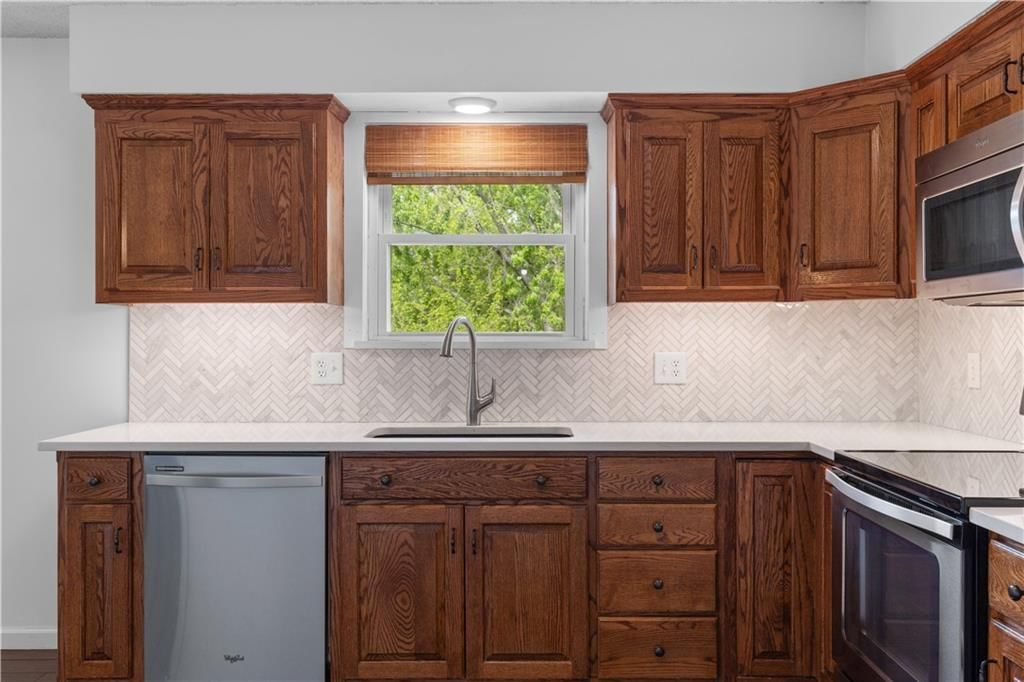 116 SE Flagstone Drive — photo 5