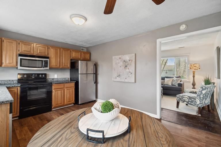 309 E Mulberry Street — photo 16