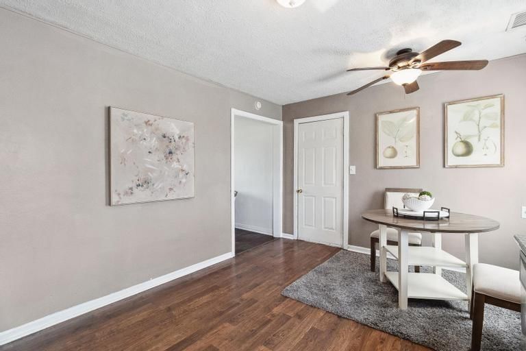 309 E Mulberry Street — photo 17