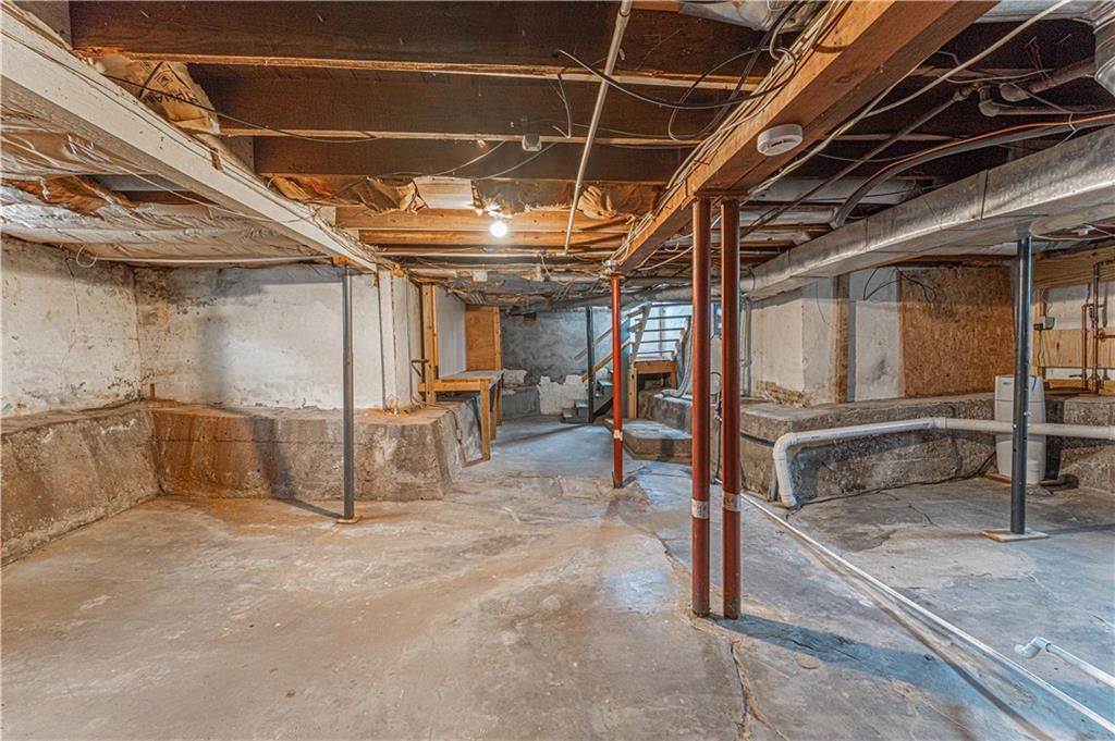 951 S Redman Avenue — photo 34
