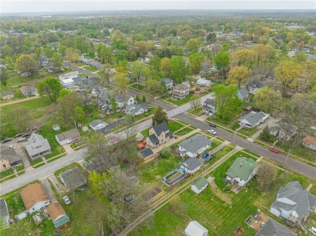 951 S Redman Avenue — photo 45