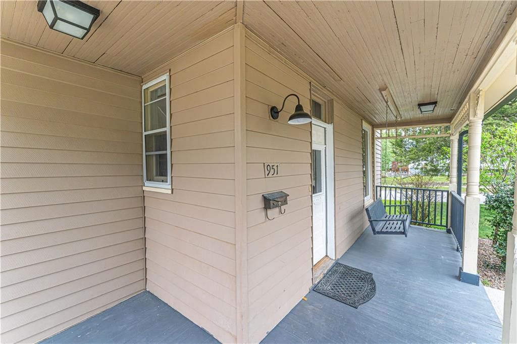 951 S Redman Avenue — photo 6
