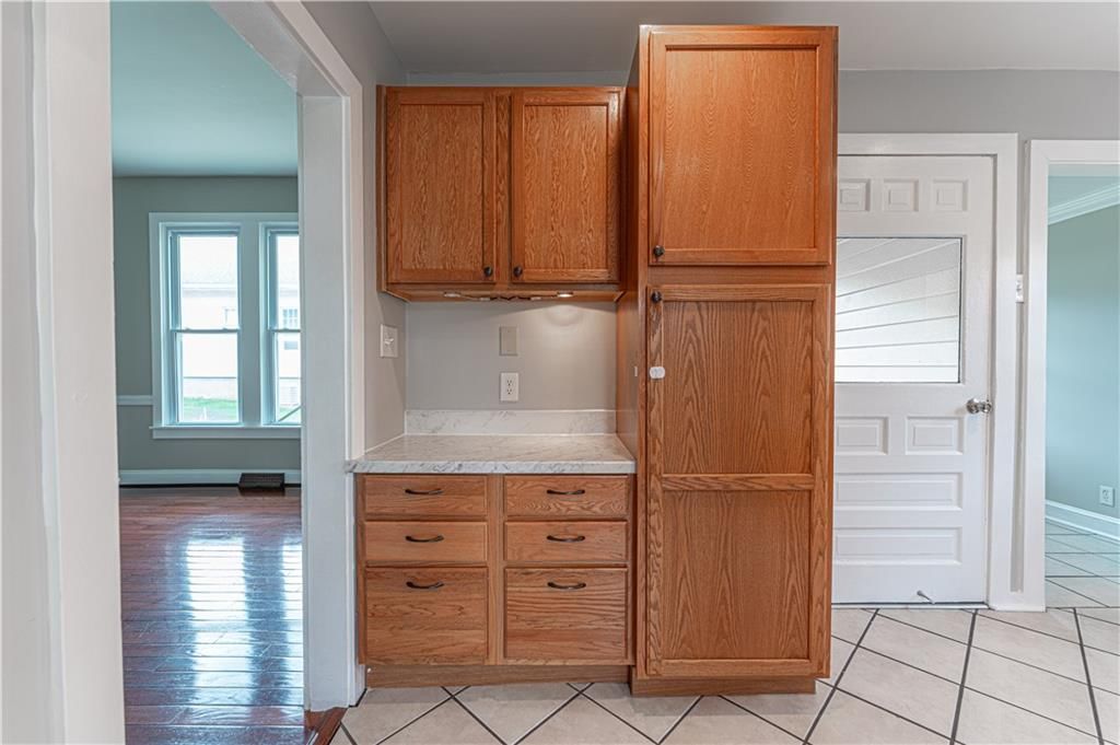 951 S Redman Avenue — photo 8