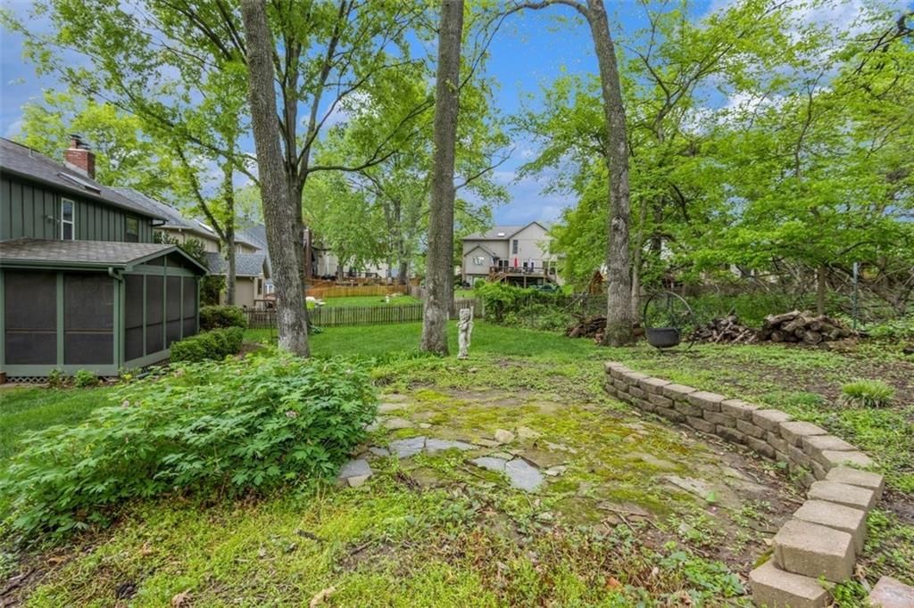 129 Wood Glen Lane — photo 32