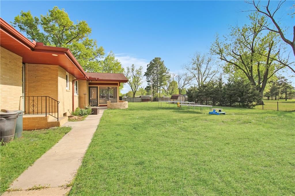 502 Maple Crest Drive — photo 36