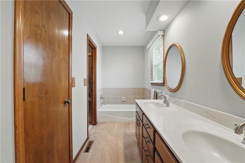 13807 W 81st Terrace — photo 17