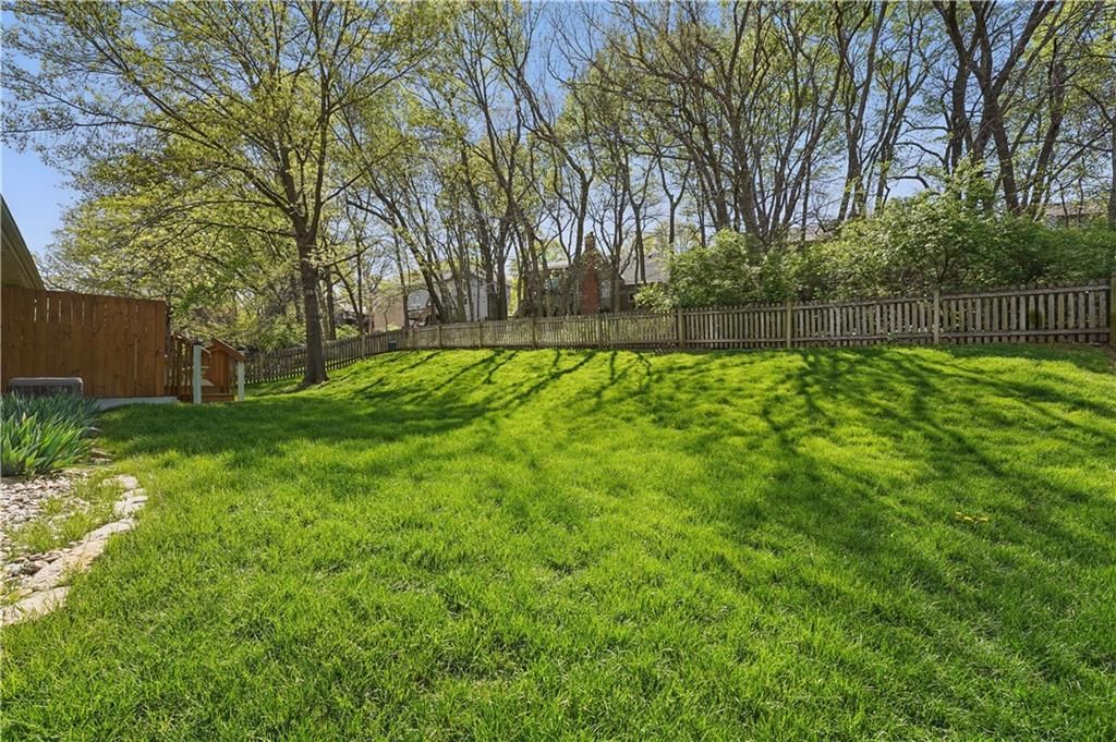 13807 W 81st Terrace — photo 33