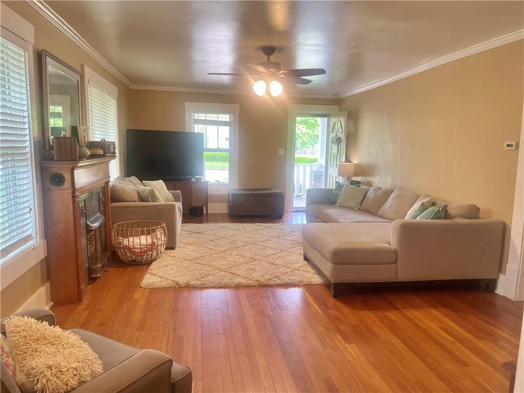 411 W Quincy Street — photo 3