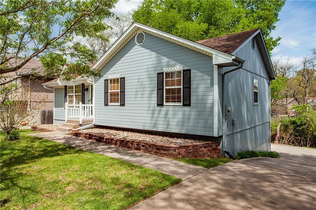 2152 NE Concord Street — photo 3