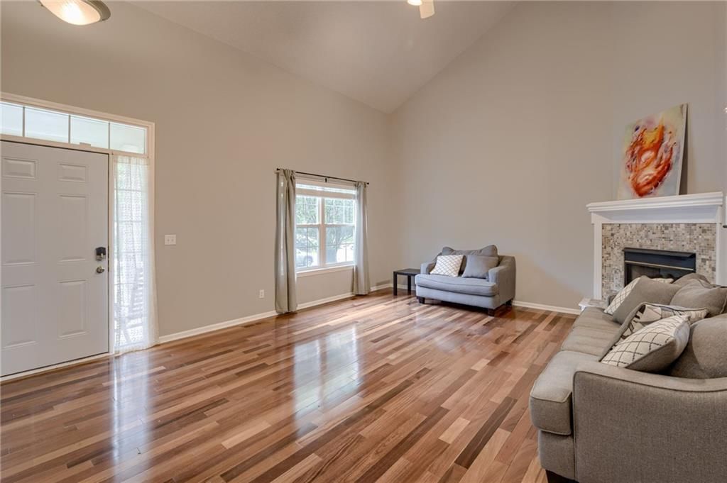 18716 W 164th Terrace — photo 5