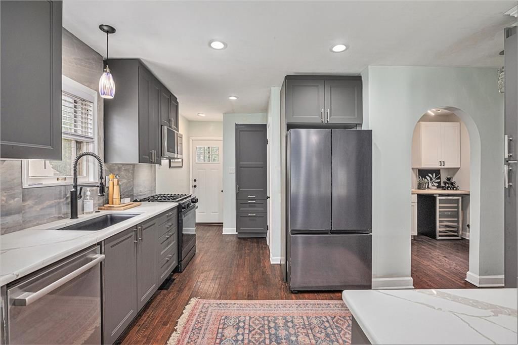 1264 W 71st Terrace — photo 15