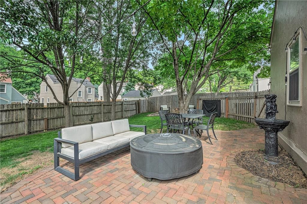 1264 W 71st Terrace — photo 34