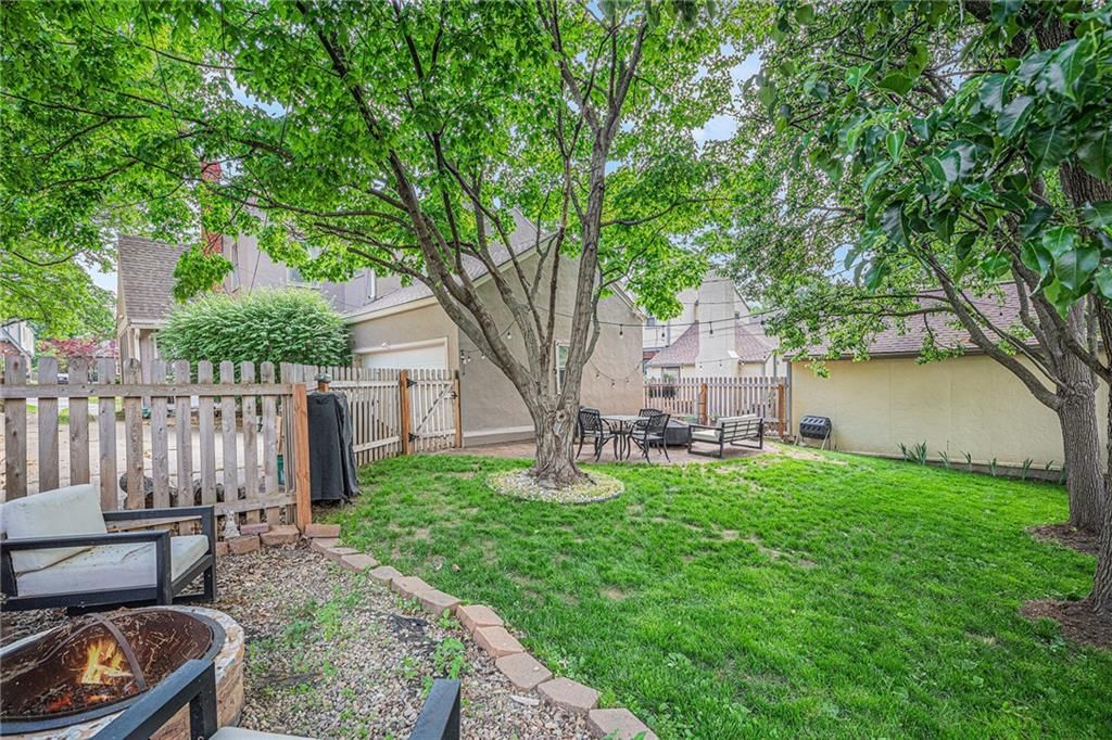 1264 W 71st Terrace — photo 35
