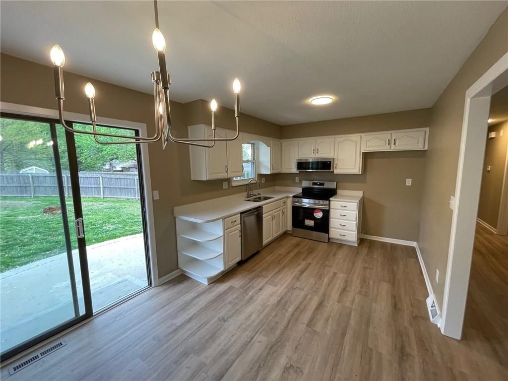9848 N Holmes Street — photo 11