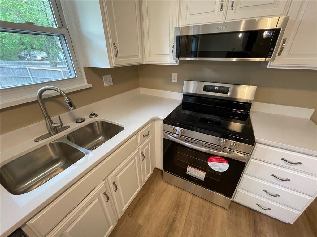 9848 N Holmes Street — photo 12