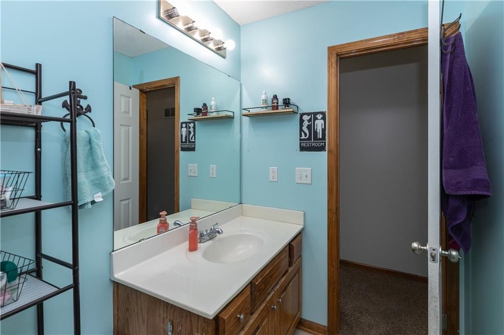 906 W 7TH Avenue — photo 12