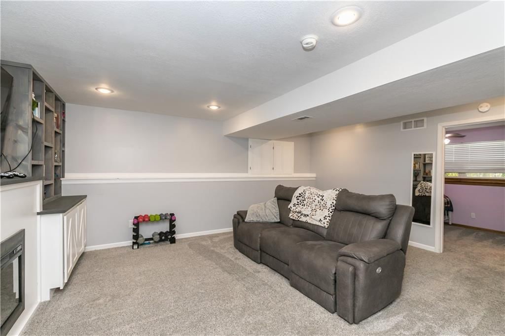 906 W 7TH Avenue — photo 19