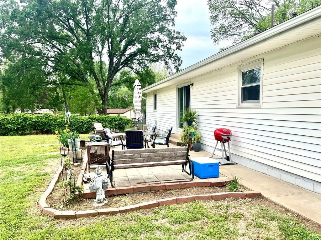 1610 N Main Street — photo 8