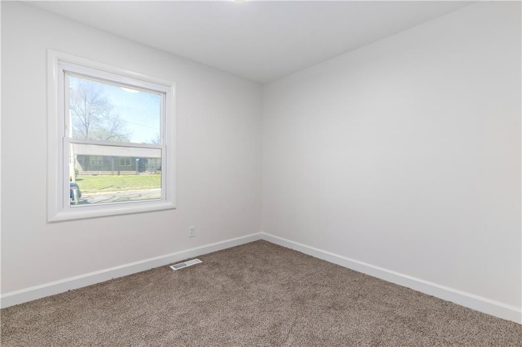 3935 E 47th Terrace — photo 14