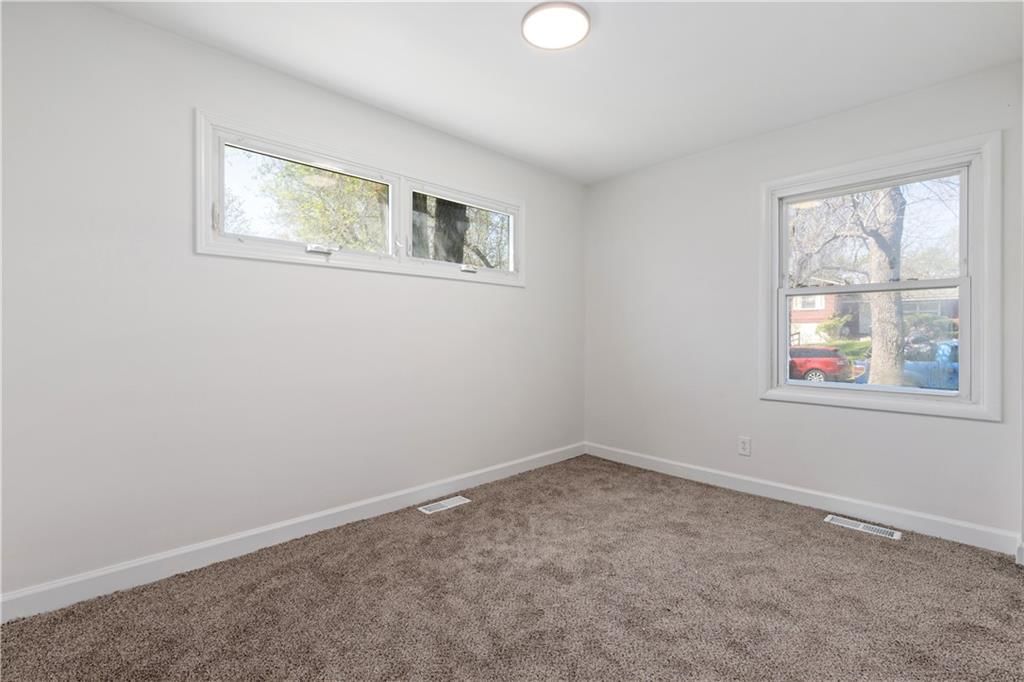 3935 E 47th Terrace — photo 16