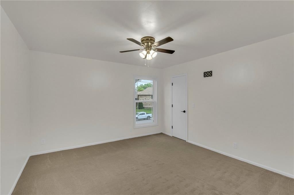 11409 W 106th Street — photo 31