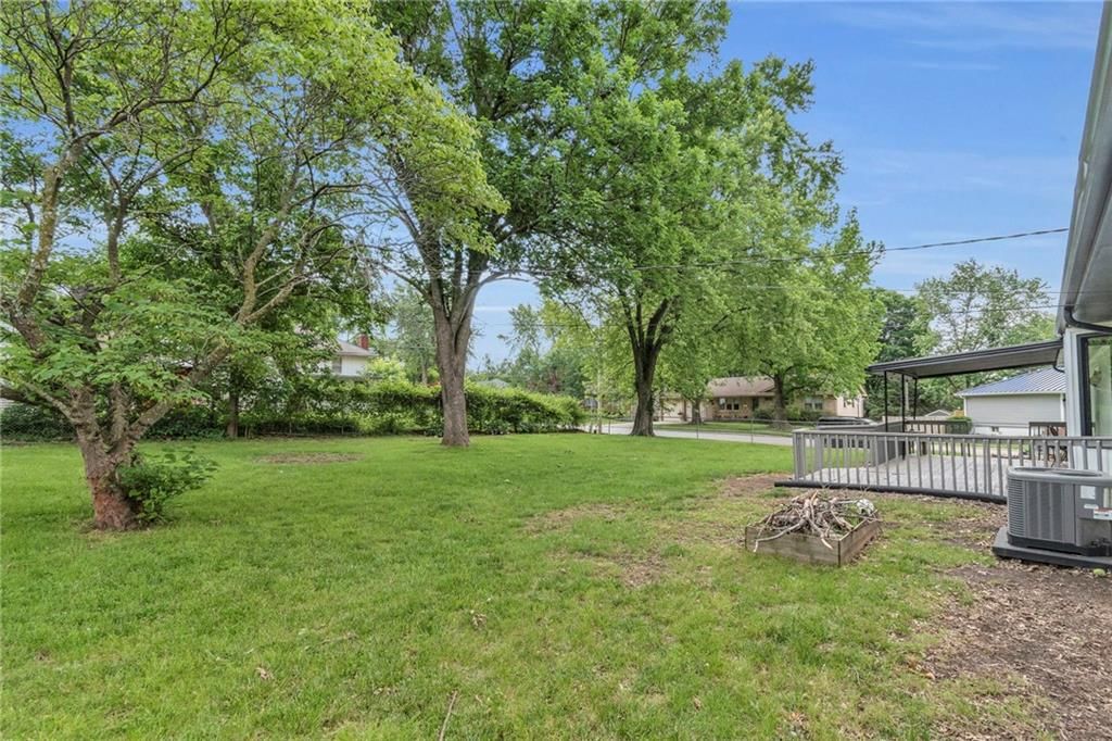513 NE Independence Avenue — photo 17