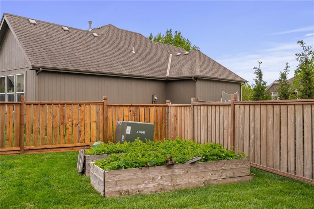 26037 W 143rd Terrace — photo 59