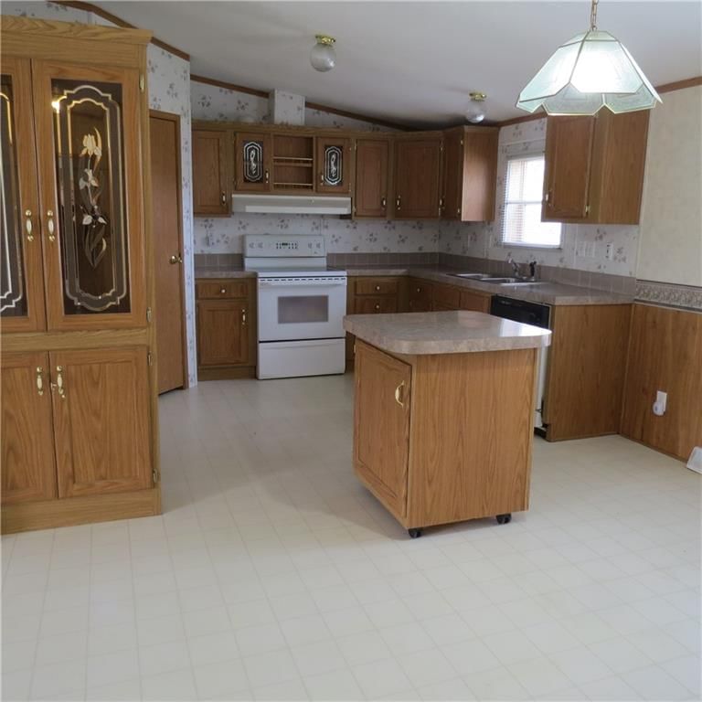 515 N Elm Street — photo 8