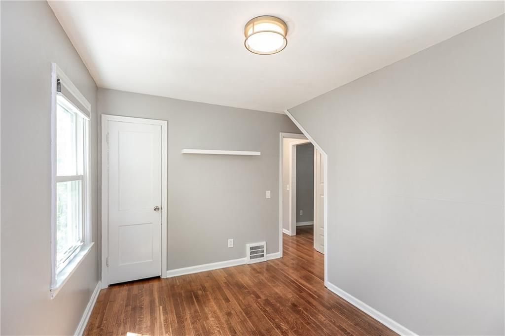 5444 Cedar Street — photo 9