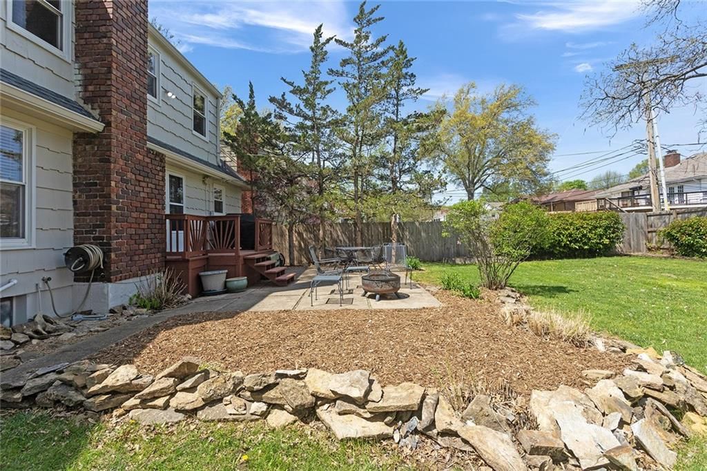 636 E 117th Terrace — photo 32
