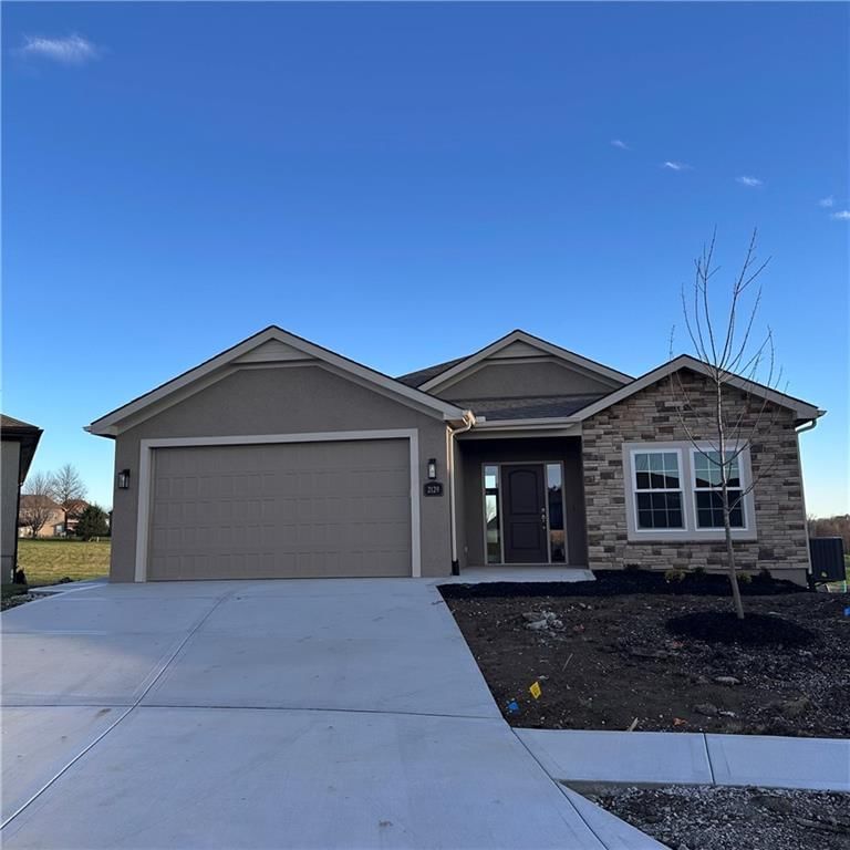 2129 Greenfield Point, Kearney, MO