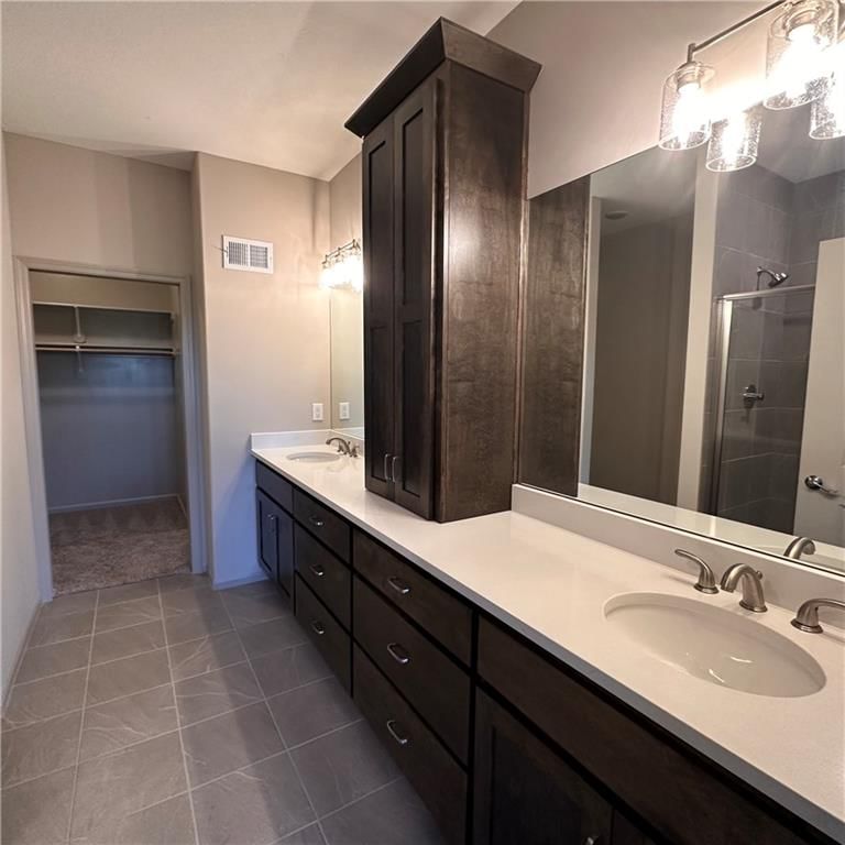 2129 Greenfield Point — photo 8
