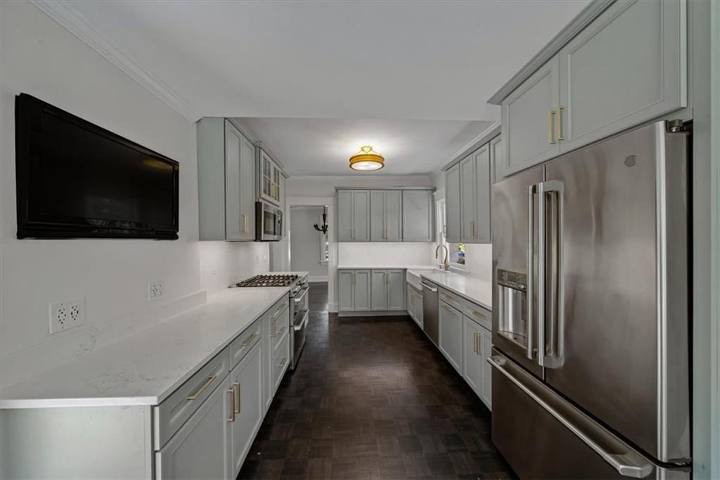 12 E 57 Street — photo 14