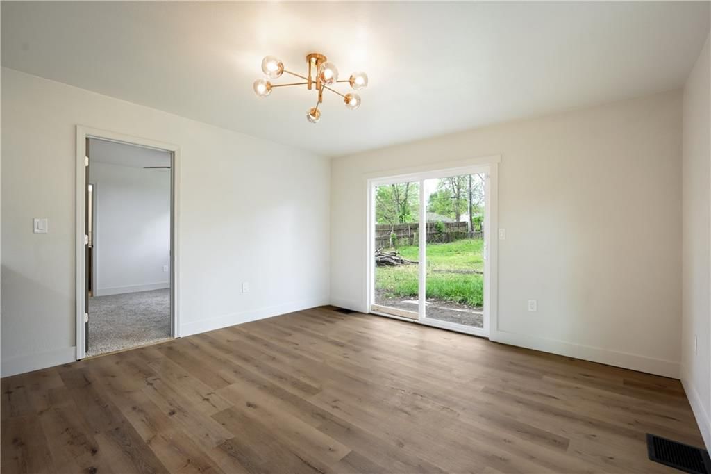 1302 W 30th Street — photo 14