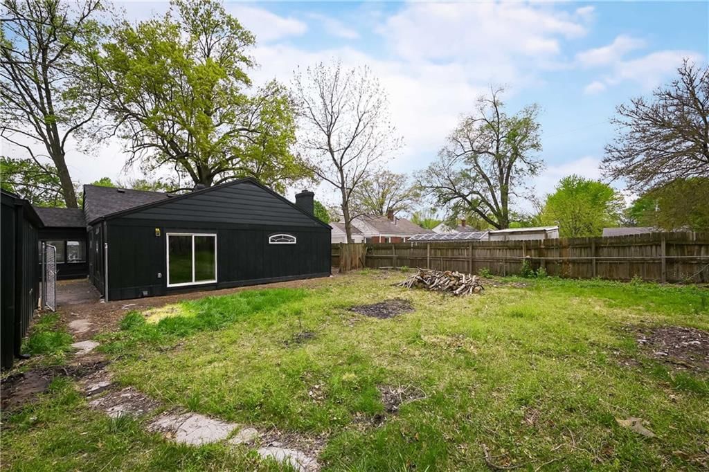 1302 W 30th Street — photo 22