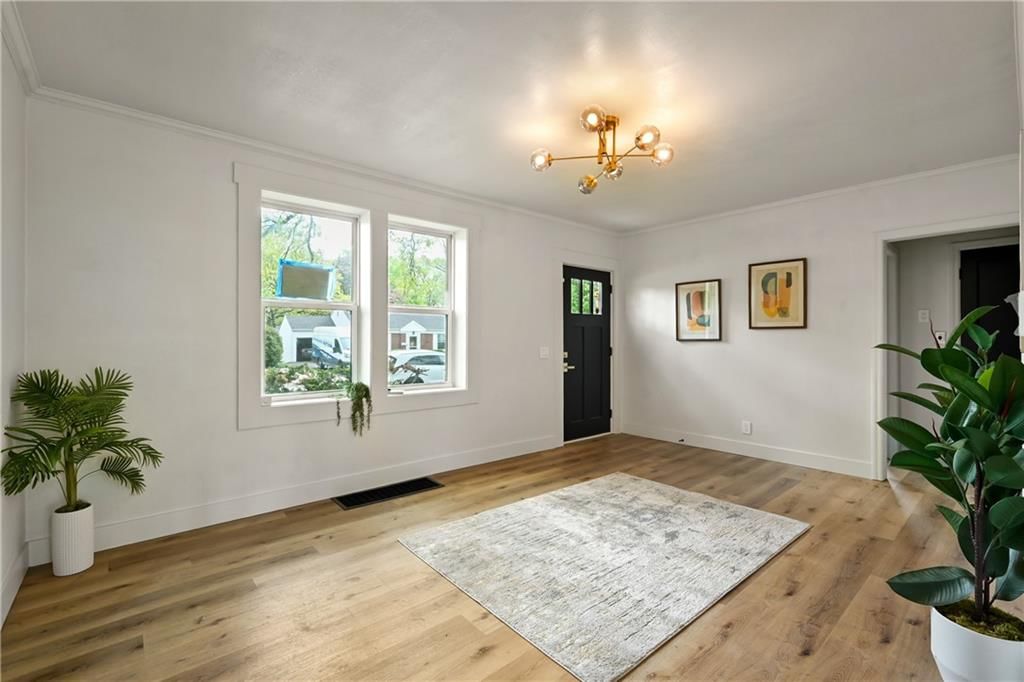 1302 W 30th Street — photo 24