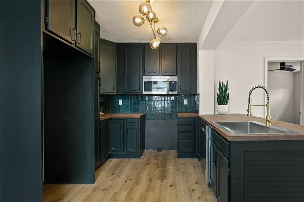 1302 W 30th Street — photo 6