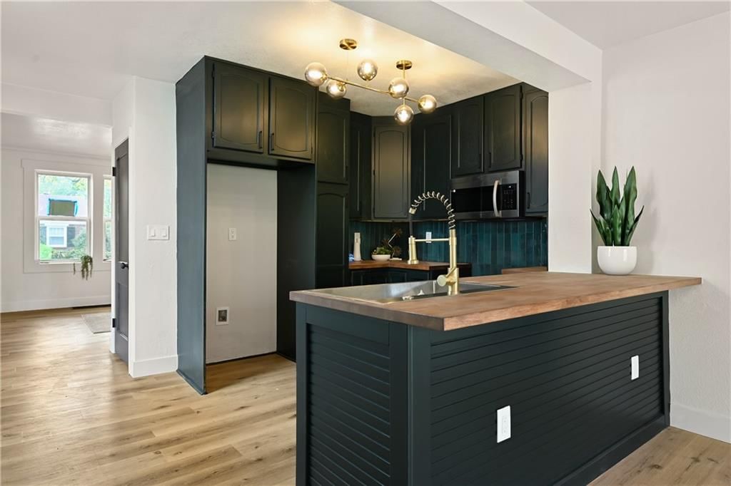 1302 W 30th Street — photo 7