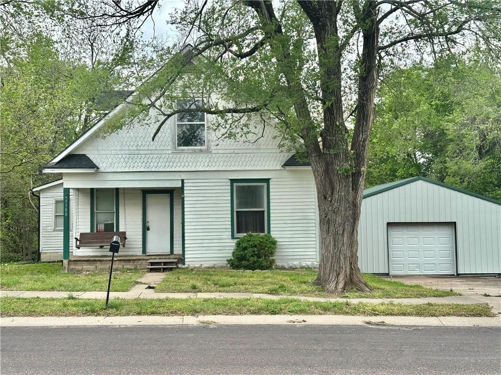 1100 S Mitchell Street — photo 2
