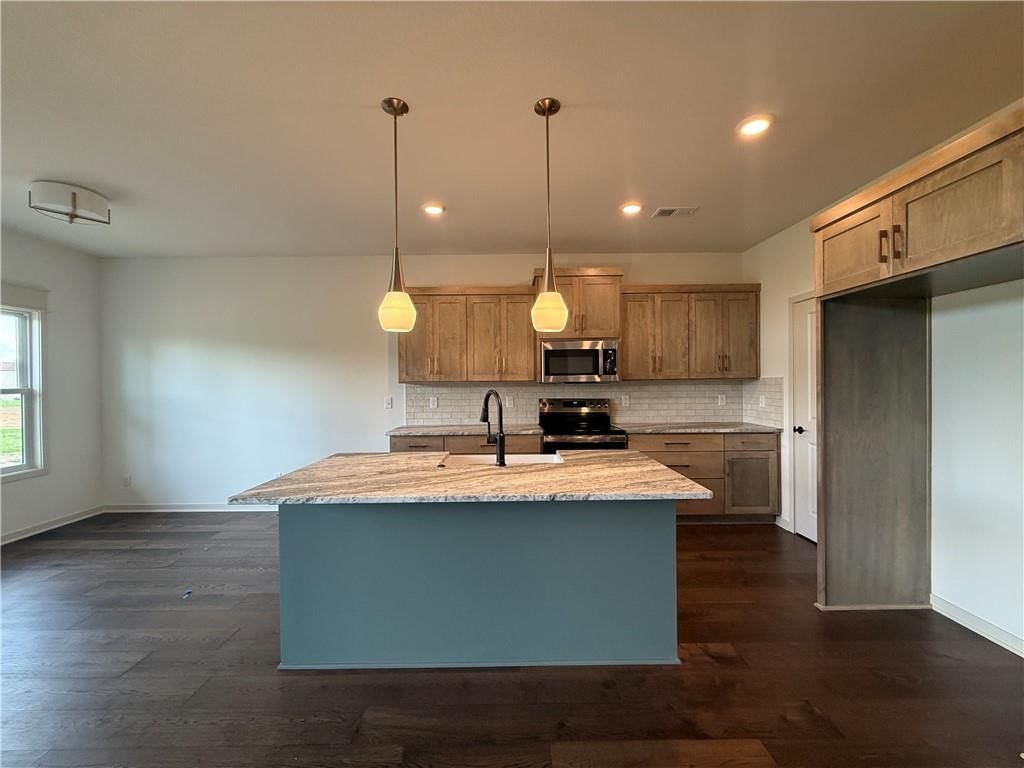 2123 Greenfield Point — photo 7