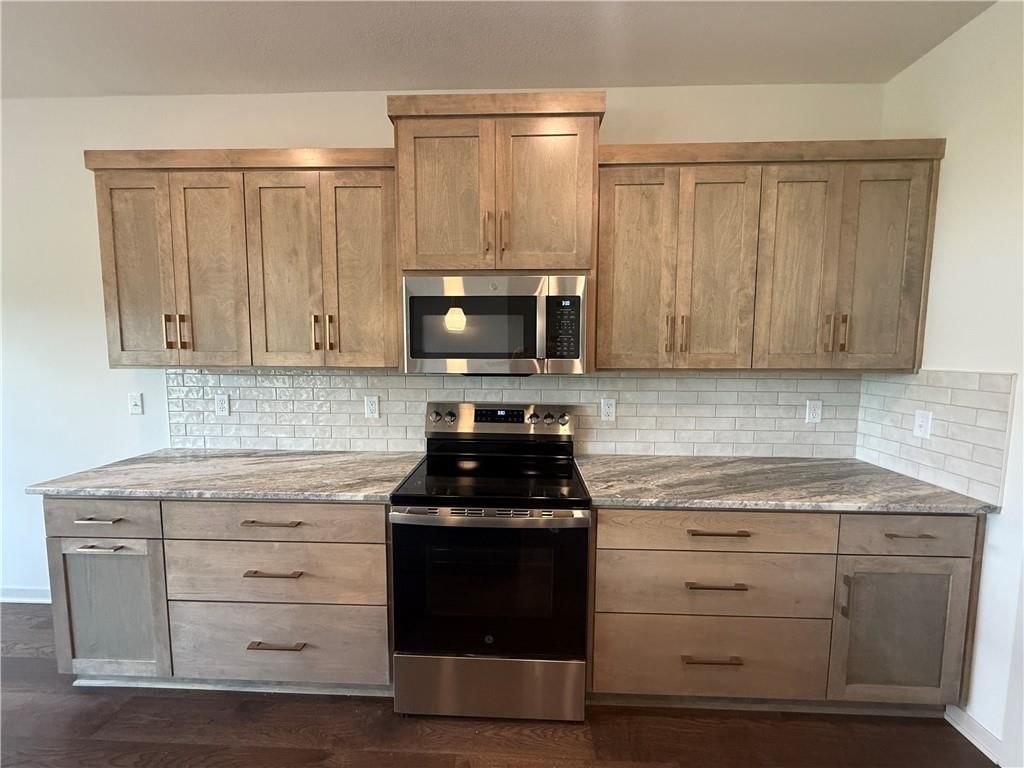 2123 Greenfield Point — photo 8