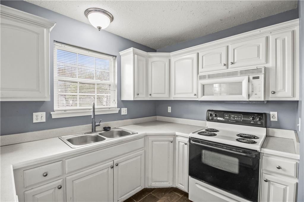 303 NE 6th Street — photo 8