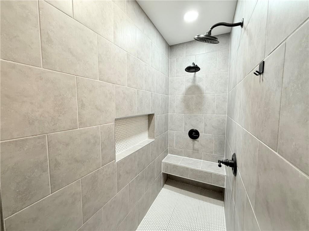 1215 Woods Drive — photo 11