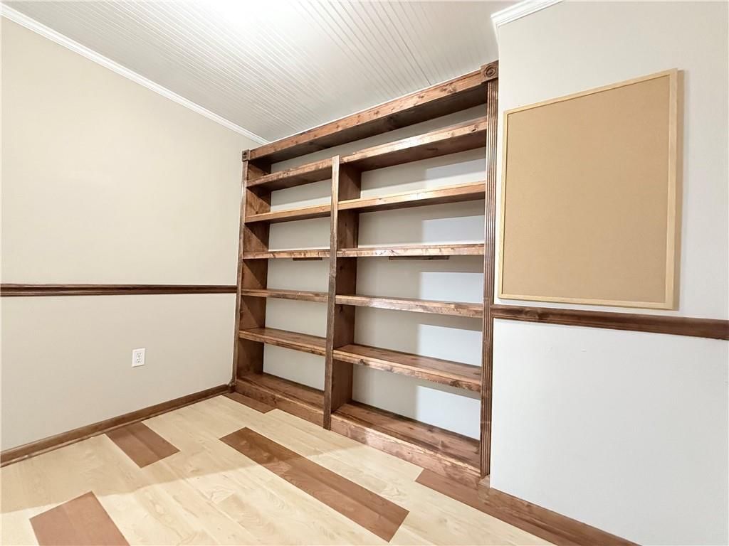 1215 Woods Drive — photo 15