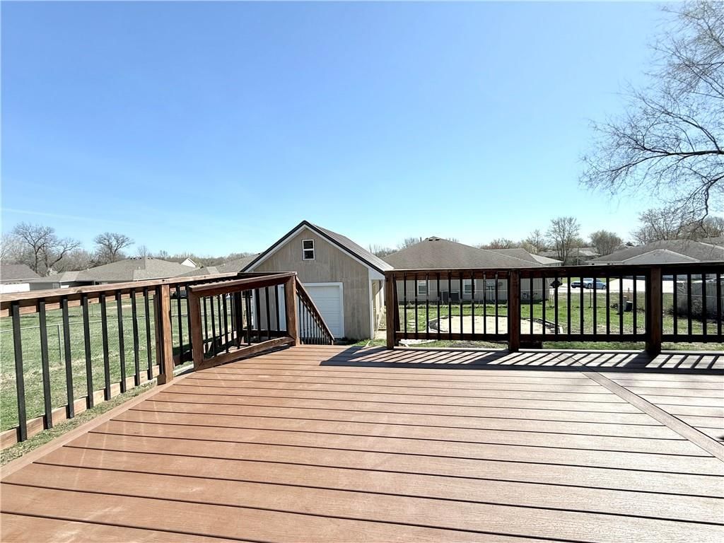 1215 Woods Drive — photo 20